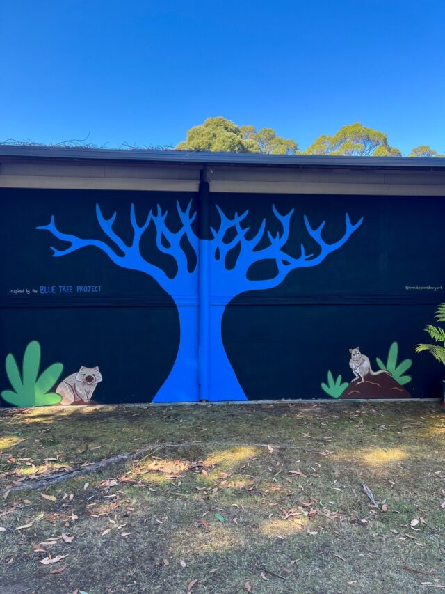 This blue tree stands alongside a couple of furry locals 🐾 

If you're ever hopping over to Tassie, keep an eye out for this beautiful mural at NRMA Port Arthur by local artist @emmaleebradburyart.

A wonderful reminder to check in on those around you, with some native charm 💙 

📍 NRMA Port Arthur, Tasmania